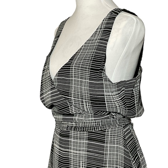 Andeawy Lady’s‎ Blc/Wht Sz M Dress. New Without a Tag Wanted To Ware but didn’t. - Picture 6 of 11